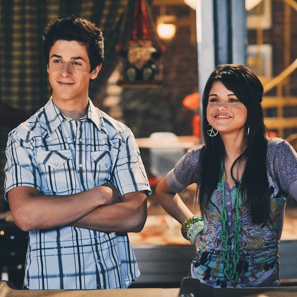 Selena Gomez và David Henrie tái hợp trong Wizards Of Waverly Place Reboot