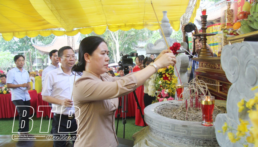 Hưng Hà: Tổ chức dâng hương, tưởng niệm 723 năm ngày hóa của Quốc Công Tiết Chế Hưng Đạo Đại Vương Trần Quốc Tuấn