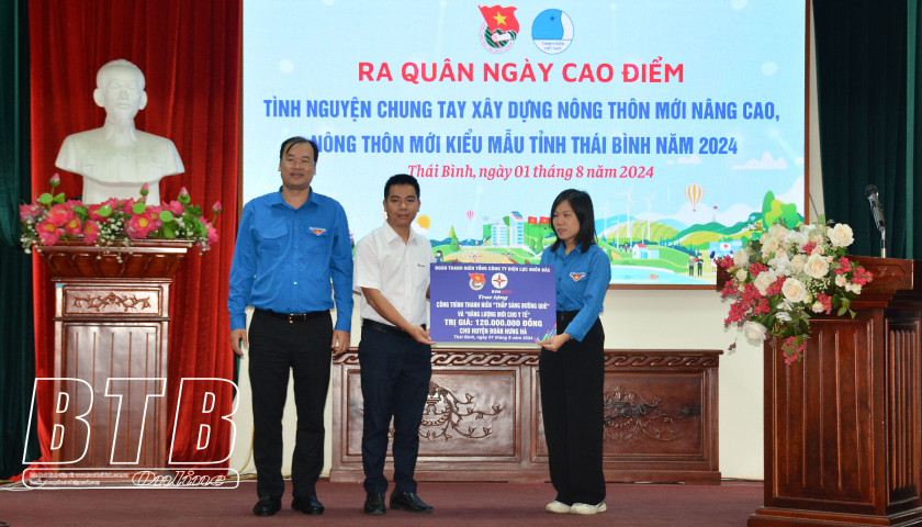 Ra quân ngày cao điểm chung tay xây dựng nông thôn mới