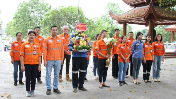 Nui Phao Mining pays tribute to the revolution contributors in Dai Tu