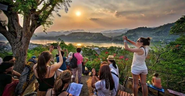 Laos updates visa policy to attract tourists