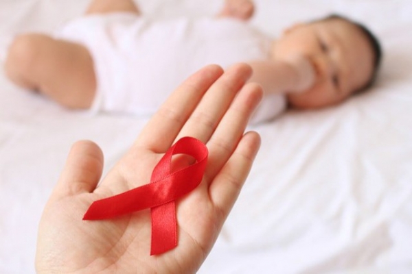 Triển khai tháng cao điểm dự phòng lây truyền HIV từ mẹ sang con năm 2024