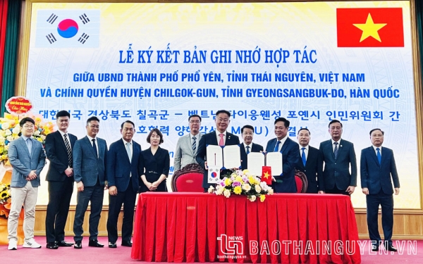 Pho Yen and Chilgok-gun sign the memorandum of cooperation