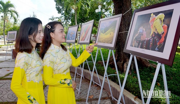 Triển lãm ảnh Việt Nam qua ống kính nhiếp ảnh gia quốc tế