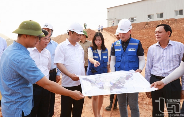 Chairman of Provincial People's Committee inspects Glory Golf Course Project's progress