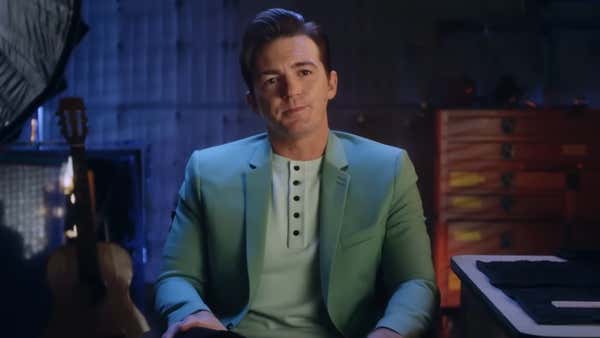 Drake Bell và các sinh viên Nickelodeon bảo vệ các bậc cha mẹ trẻ em