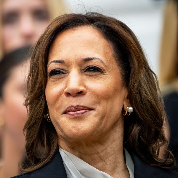 Tất cả câu hỏi của Kamala Harris, giải đáp từ những đứa trẻ đến Montel Williams.