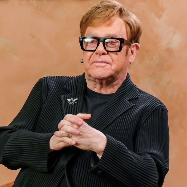 Elton John có vẻ khá đẹp của Donald Thump Người nhạc sĩ không có gì ngoài lời tử tế về cựu tổng thống và niềm đam mê của ông đối với bài hát “Người đàn ông hung bạo