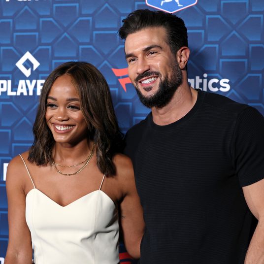 Rachel Lindsay và Bryan Abasolo sắp ly hôn Cặp đôi Bachelorette đã kết hôn được 4 năm trước khi chia tay.