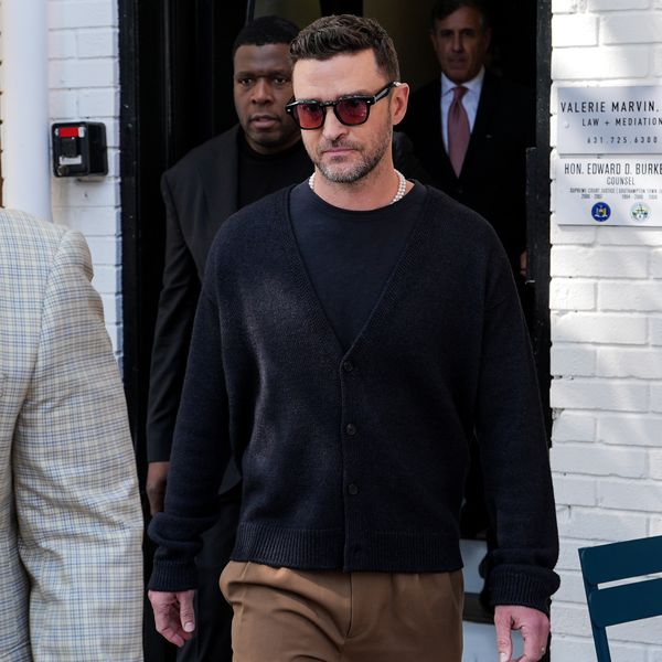 Justin Timberlake Pleads có tội ở Hamptons DWI Chữ hoa/ thường Quan tòa ra lệnh cho ông phải nộp phạt và phục vụ cộng đồng.