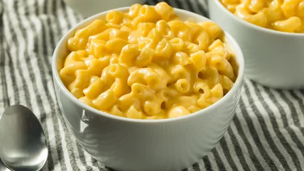 Why Aged Cheese Isn't The Best Idea For Your Mac And Cheese Sauce