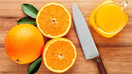 Apparently, There's A Way To Juice An Orange With The Back Of A Knife