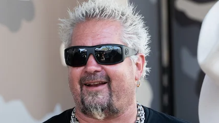 Ớt của Guy Fieri chứa đầy bia