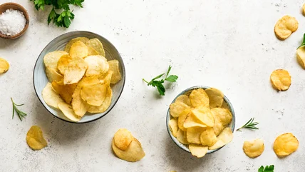 The 2 Mistakes You're Making When Frying Homemade Potato Chips