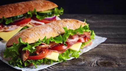 Cái chuỗi bánh sandwich biểu tượng này có thịt ngon nhất, Đặt tay xuống