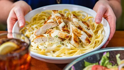 Tại sao món đặc biệt của Olive Garden lại đáng để bắt