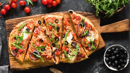 Sự khác biệt tinh tế giúp phân biệt bánh mì dẹt với pizza