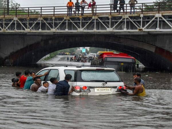 Delhi-NCR Thảm kịch mưa: Sân bay IGI Roof Coprows, Các chuyên gia cảnh báo về 7 căn bệnh trong nước