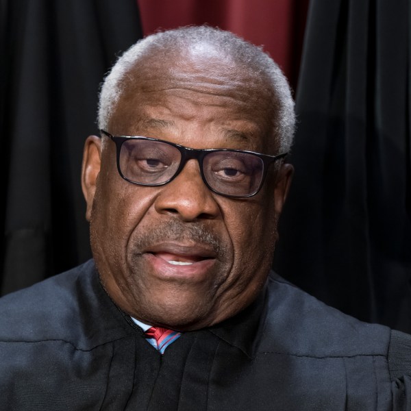 Để hạn chế tấn công tình dục trong quân đội, Biden cần sự giúp đỡ từ Clarence Thomas