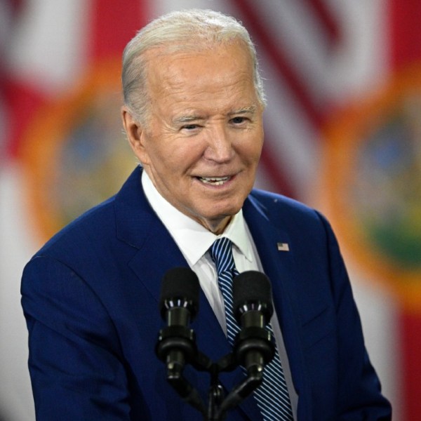 Chiến dịch Biden tăng $ 21M vào tháng Tư, hiện có $192M