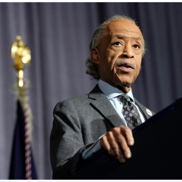 Al Sharpton so sánh Jan. 6 nổi loạn và biểu tình đại học