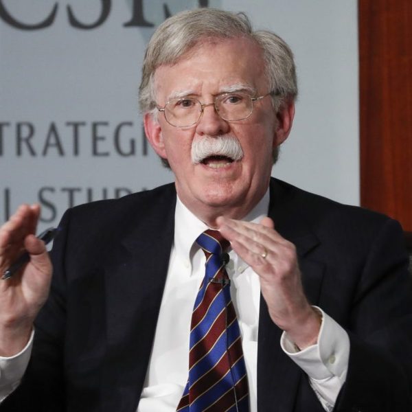 John Bolton chỉ trích Trump trong ấn bản mới của cuốn hồi ký