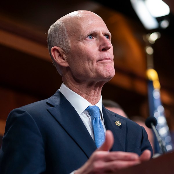 Rick Scott tham gia cuộc đua lãnh đạo Thượng viện 3 chiều để thay thế McConell