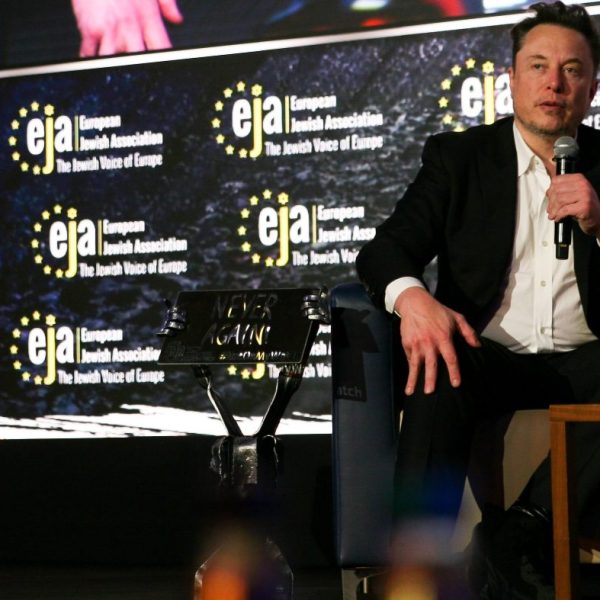 Elon Musk: Các chính sách tuyển dụng theo định hướng đa dạng về cơ bản là 'chống Do Thái'