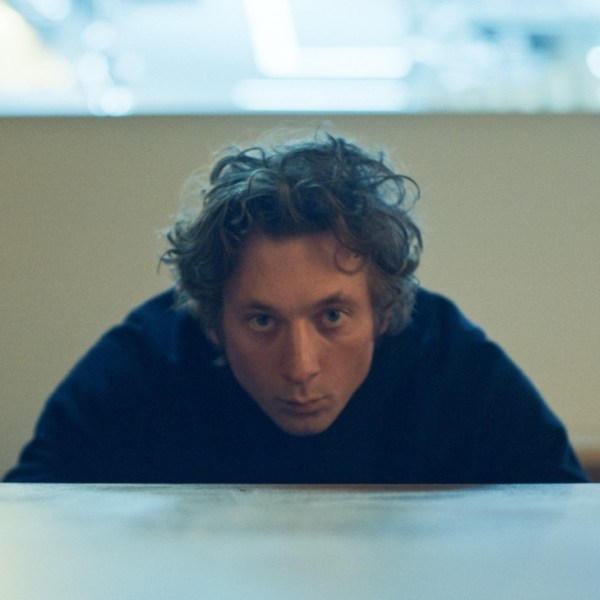 "The Bear' Star Jeremy Allen White giải thích phần đầu tiên của mùa 3