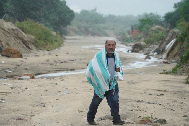 Bão Norma và Tammy đổ bộ vào Mexico và Barbuda