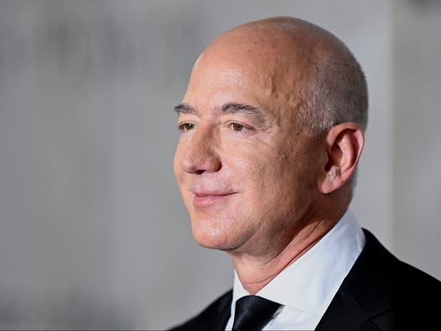 Jeff Bezos mua biệt thự của hàng xóm ở Florida với giá 79 triệu USD