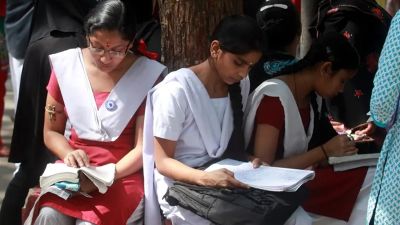 Teacher facilitates mass cheating in Class 10 exam in Karnataka, suspended