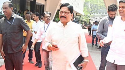 Uddhav Thackeray’s ‘close aide’ Ravindra Waikar to join Shinde-led Sena today