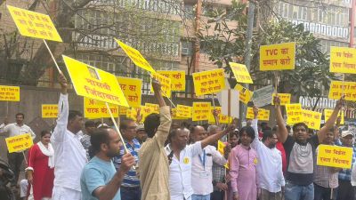 Removal of shops: Streets vendors protest against MCD