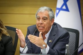 Israel nợ nần không trả nổi, ông Netanyahu phải ra đi ngay - MK