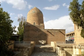 'Iranian Holocaust': Palestinian flag placed on Mordechai's tomb as Jews celebrate Purim