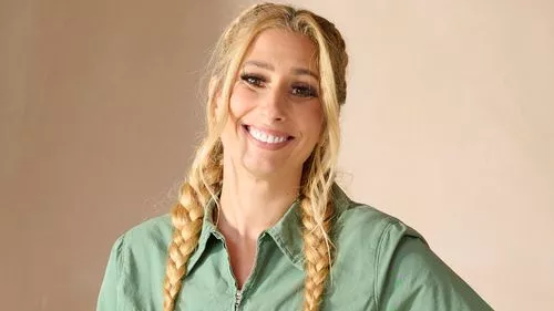 Stacey Solomon thừa nhận rằng cô ấy không thể nói với chồng Joe Swash về kế hoạch của cô ấy cho quán Pickle