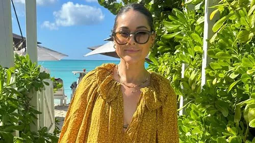 Người hâm mộ của Louise Thompson bày tỏ lo ngại về bài đăng cuối cùng trên Instagram khi cô vẫn đang nằm viện