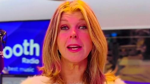 Kate Garraway gửi lời tri ân chân thành đến người chồng quá cố Derek Draper khi cô trở lại đài phát thanh