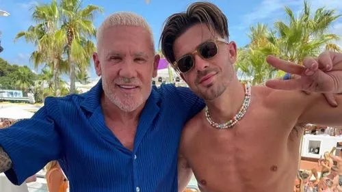 Wayne Lineker đã liên lạc với Jack Grealish với một đề nghị đáng kinh ngạc sau khi Anh Quốc bị đe dọa