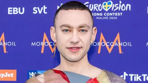 Eurovision AXES nước Anh Olly Hội nghị Alexander sau khi chiến dịch Hà Lan bị cấm