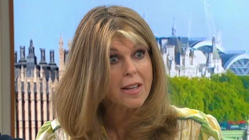 Kate Garraway tiết lộ rằng cô ấy đang ở trong quỹ hưu trí để trả hóa đơn sau khi Derek chết