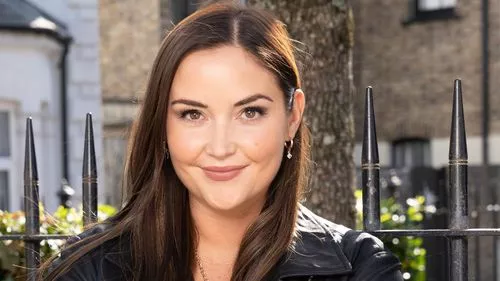 Jacqueline Jossa của EastEnders được coi là 'tuyệt vời' khi cô ấy thể hiện việc giảm cân