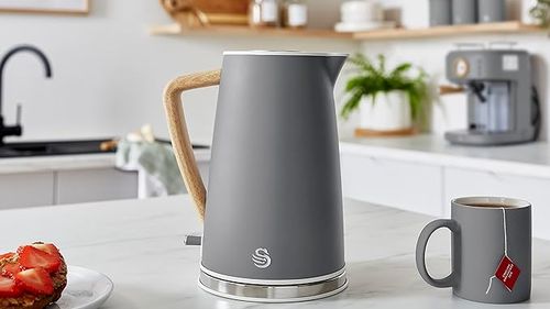 Người mua sắm Amazon có thể tiết kiệm được 15 bảng Anh vào bình nước của người da đen trong một thời gian ngắn