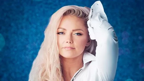 Cuộc chiến sức khỏe bí mật của Hannah Spearritt của Dancing on Ice khiến cô không thể lên tàu