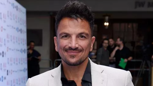 Peter Andre làm người hâm mộ bị choáng khi anh ta xuất hiện một cách đầy tài năng