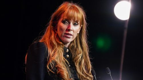 Hàng xóm cũ của Angela Rayner thương hiệu cảnh sát thăm dò 'tìm kiếm phù thủy' và tiền '