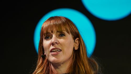 Angela Rayner nói cô ta sẽ bỏ nếu cảnh sát phát hiện cô ta phạm luật vì bán nhà