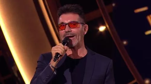 Khán giả ITV mất tập trung khi Simon Cowell ra mắt diện mạo mới cho Royal Variety Show