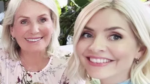 Holly Willoughby shares rare photo of lookalike mum and fans can't get over how beautiful she is